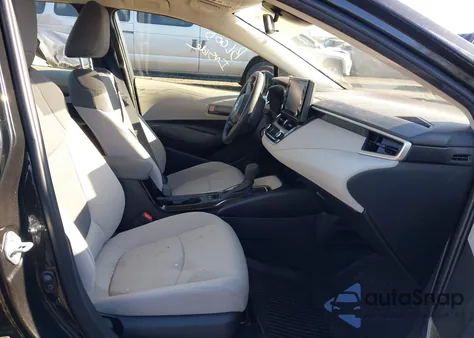 2022 Toyota Corolla Le z USA, uszkodzony, nr VIN JTDEPMAE0NJ191312